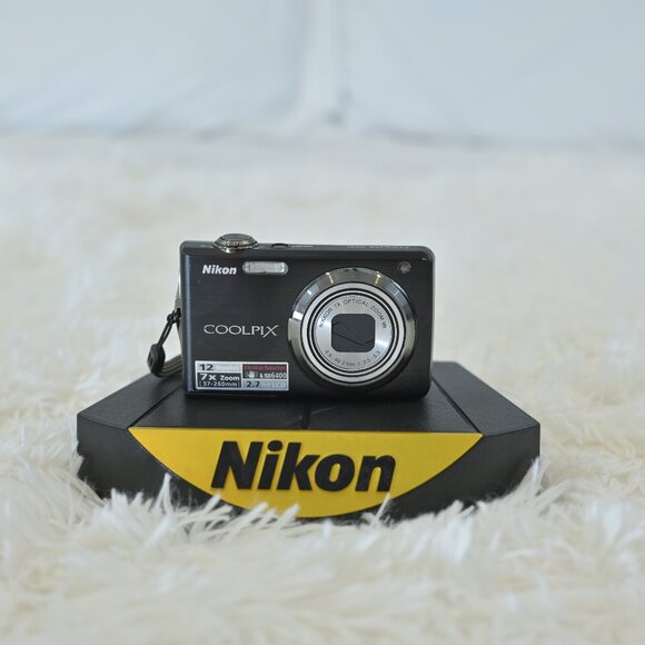 Nikon COOLPIX S630 Digital Camera